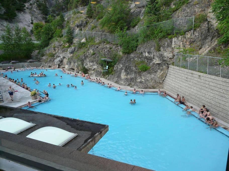 The Altitude Landing, Pool, Hot Tub, Pets Apartment Invermere Ngoại thất bức ảnh