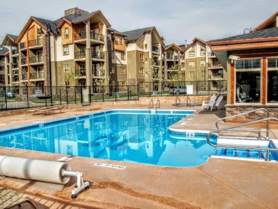 The Altitude Landing, Pool, Hot Tub, Pets Apartment Invermere Ngoại thất bức ảnh