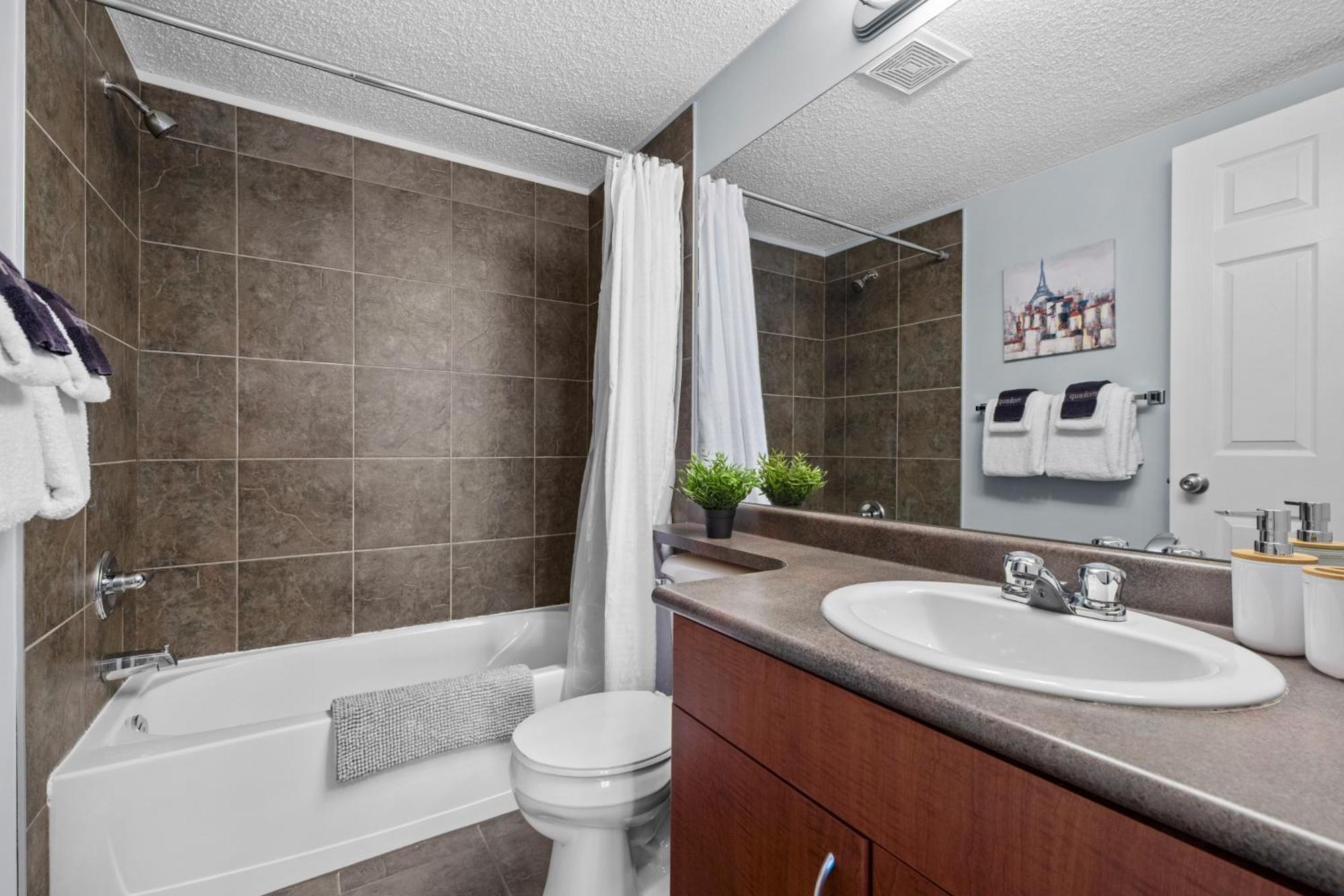 The Altitude Landing, Pool, Hot Tub, Pets Apartment Invermere Ngoại thất bức ảnh
