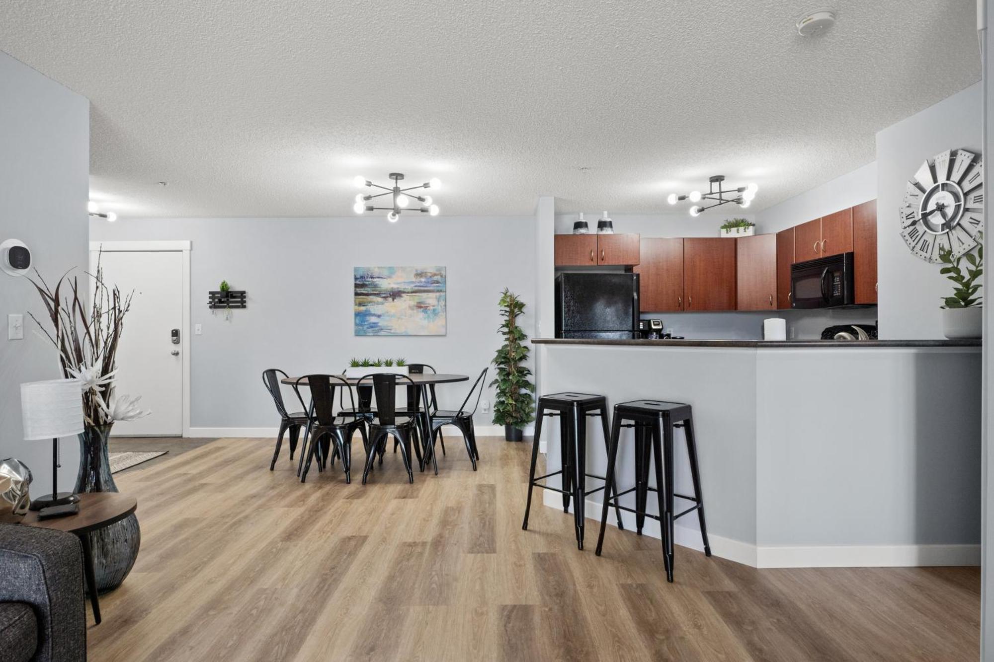 The Altitude Landing, Pool, Hot Tub, Pets Apartment Invermere Ngoại thất bức ảnh